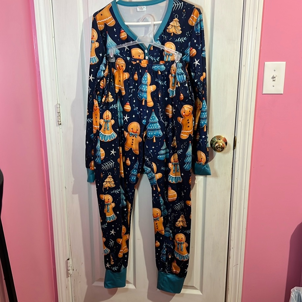 Shirley & Stone Pajamas set gingerbread people size XL